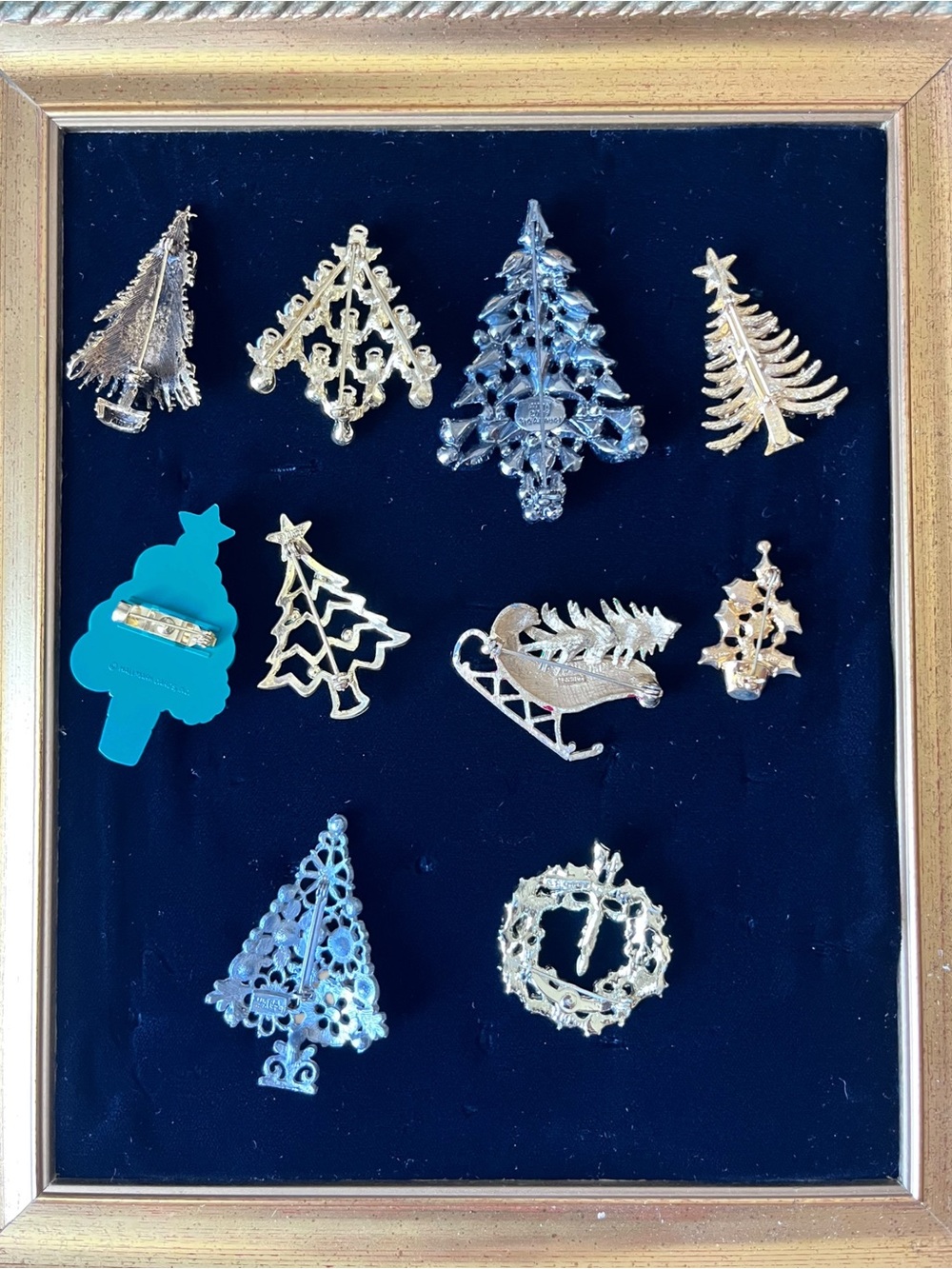 Mixed Signed Christmas Tree Holiday Pin Brooch Lot 120+ Pieces Vintage Modern - Picture 11 of 13